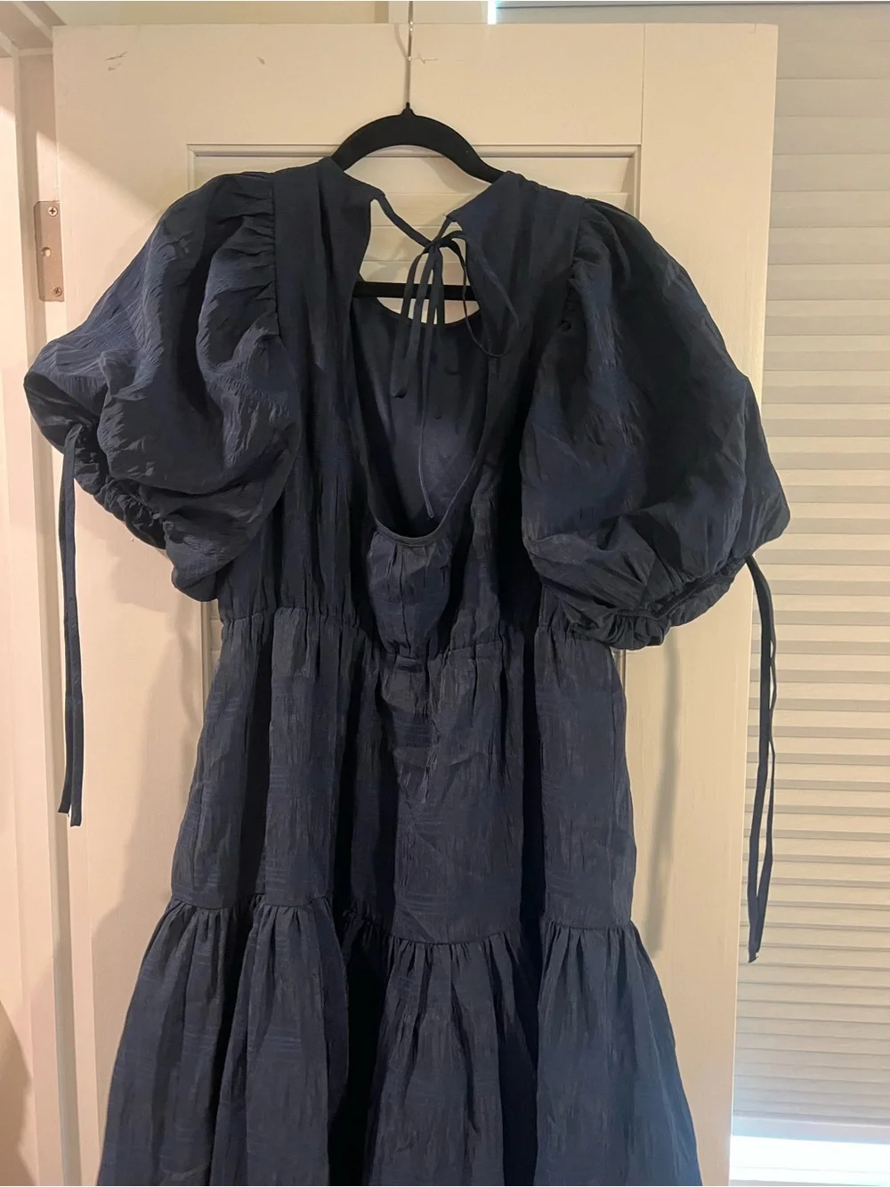 Moon River Navy Textured Puff-Sleeve Midi Dress with Open Back Tie - Picture 2 of 4